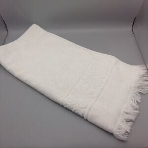 Vintage Cannon Santa Cruz Bath Towel White Sculpted 40" x 20"